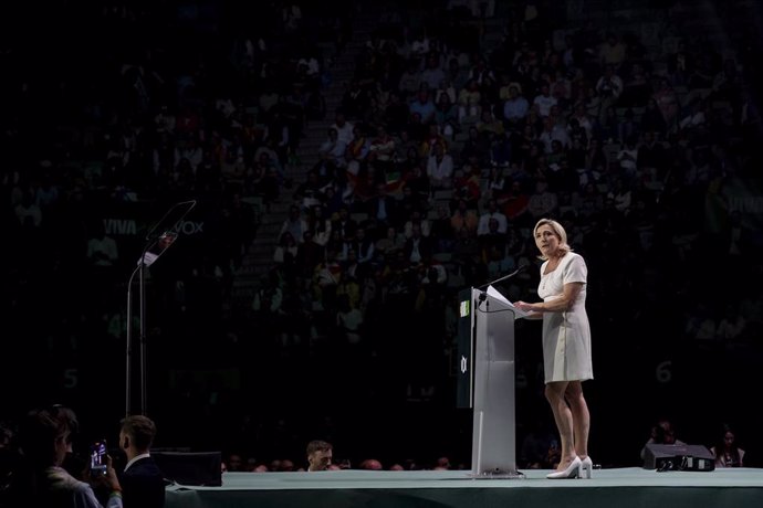 La diputada de la Asamblea Nacional de Francia y excandidata a la Presidencia francesa, Marine Le Pen, interviene durante el acto ‘Viva 24’ de VOX, en el Palacio de Vistalegre, a 19 de mayo de 2024