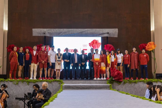 La Ciudad De Toledo Ha Sido El Escenario Donde El Equipo Olímpico Español Ha Presentado La Equipación Que Lucirán Sus Deportistas En París 2024, Una Cita Plagada De Estrellas