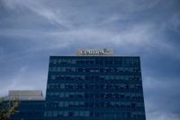 Cellnex cae más de un 2% en Bolsa tras vender Criteria un 2,636% de la compañía por 613 millones