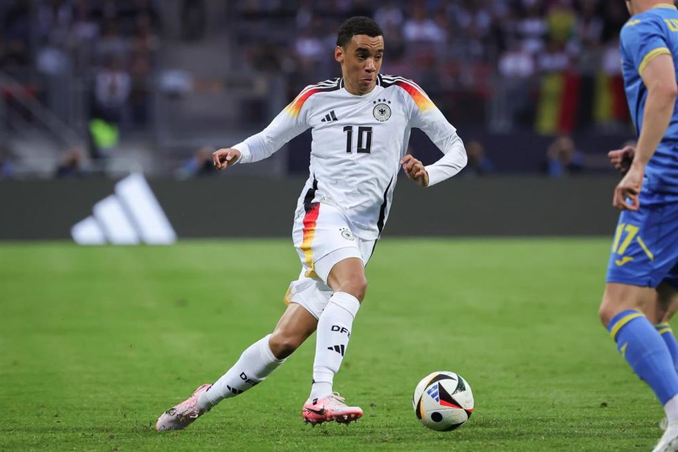El futbolista Jamal Musiala, ante Ucrania en un amistoso de preparación de la Eurocopa 2024.