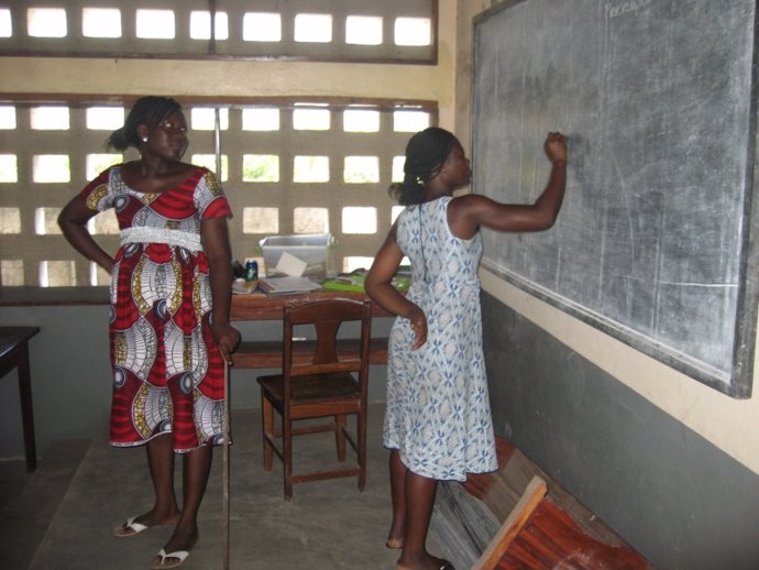 Escolarización en el centro de las Vedrunas en Togo.