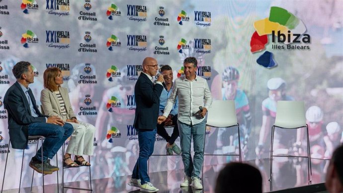 Carlos Sastre durante la presentación de la Vuelta Ciclista a Ibiza 2025