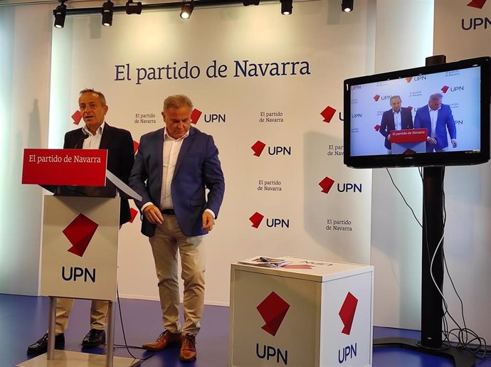 Los parlamentarios de UPN Juan Luis Sánchez de Muniáin y Pedro González.