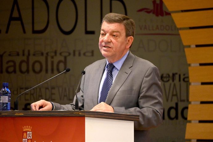 El VIII Congreso de Prevención Laboral de la Junta pone el acento en los riesgos psicosociales derivados del trabajo. El consejero de la Presidencia, Luis Miguel Gonzalez Gago, en el acto inaugural.