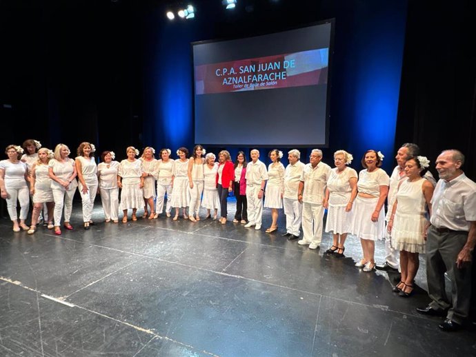 La II Gala de Clausura de Talleres de los Centros de Participación Activa (CPA) de la provincia de Sevilla, en el Teatro de San Juan de Aznalfarache.