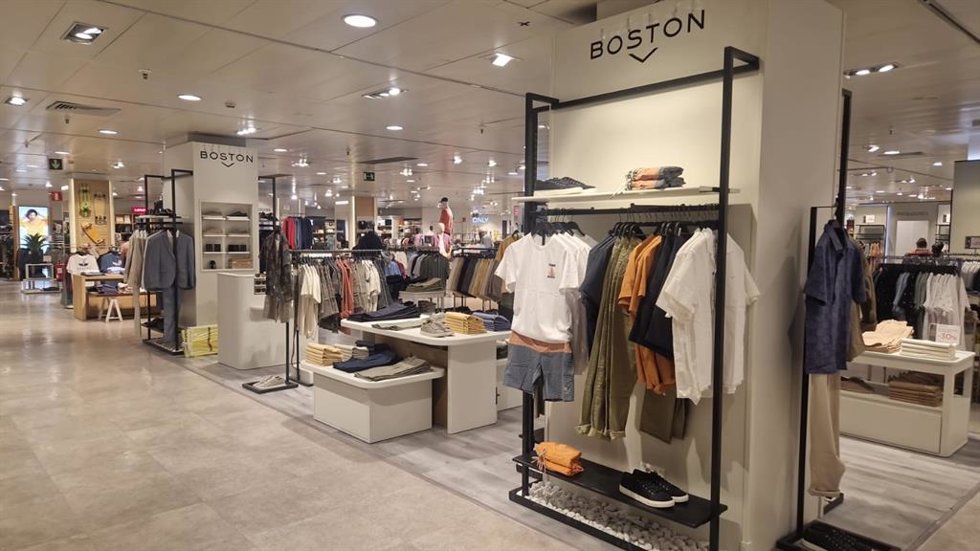 El nuevo espacio de Boston en El Corte Inglés de Granada cuenta con un total de 40 metros cuadrados donde se podrán encontrar los últimos diseños de la colección.