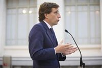 Almeida asegura que su lenguaje sobre Sánchez "refleja una realidad": "No es un ser mitológico, heroico ni hercúleo"