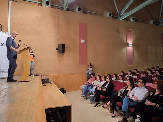 El delegado municipal de Educación, Pablo Chain, ha asistido a la clausura y ha señalado que es un proyecto de intervención social socioeducativo que contribuye a mejorar las competencias personales y sociales del alumnado.