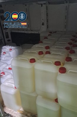 Garrafas de gasolina halladas en una fugoneta en Jerez de la Frontera (Cádiz).