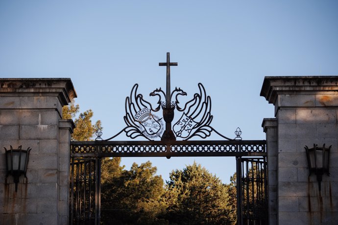 Archivo - Entrada del Valle de Cuelgamuros, a 24 de abril de 2023, en San Lorenzo de El Escorial, Madrid (España). Los restos mortales del fundador de Falange, José Antonio Primo de Rivera, son exhumados hoy del Valle de Cuelgamuros y reubicados en el cem