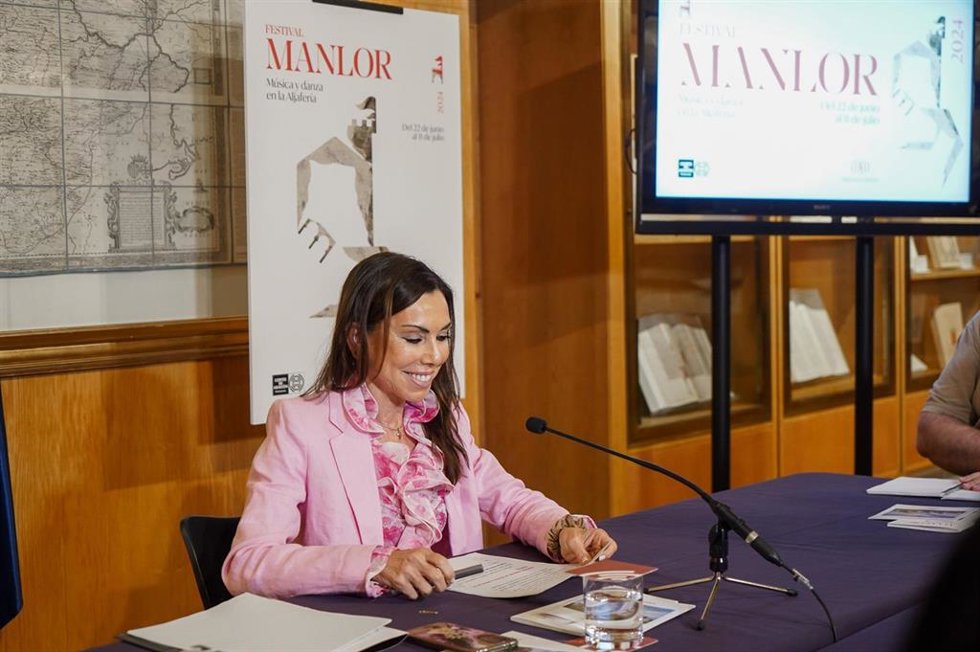 La presidenta de las Cortes de Aragón, Marta Fernández.