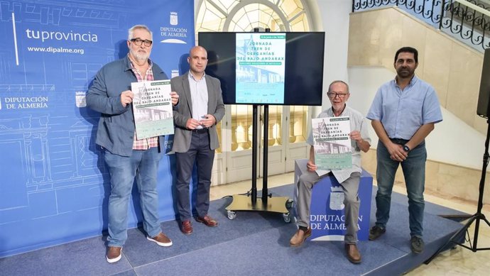 Presentación de las jornadas sobre el Cercanías del Bajo Andarax de la Mesa del Tren de Almería.