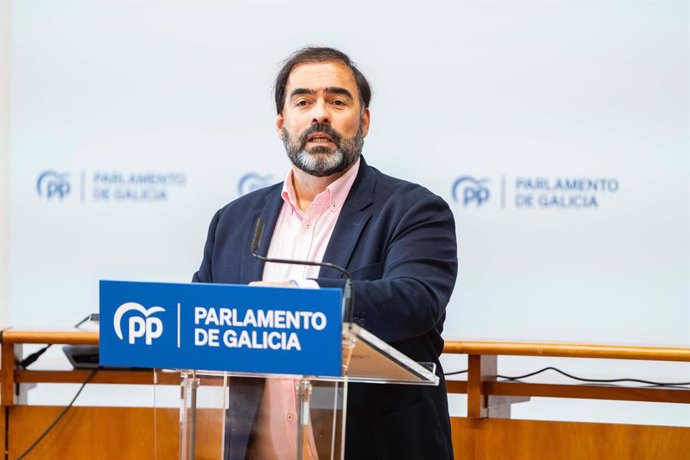 Archivo - El portavoz parlamentario del PP de Galicia, Alberto Pazos Couñago.