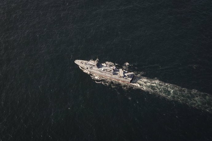 Archivo - 17 March 2023, Iran, ---: A warship takes part in a joint military drill of Iranian, Russian, and Chinese warships in the Gulf of Oman, south of Iran. Photo: -/Iranian Army Office via ZUMA Press Wire/dpa