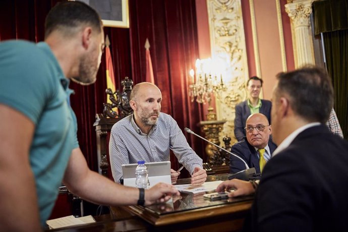 Archivo - El alcalde de Ourense, Gonzalo Pérez Jácome, en el pleno.