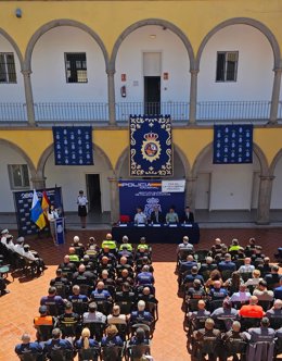 La Policía Nacional reconoce a efectivos de la seguridad privada en Canarias por su colaboración con el cuerpo policial