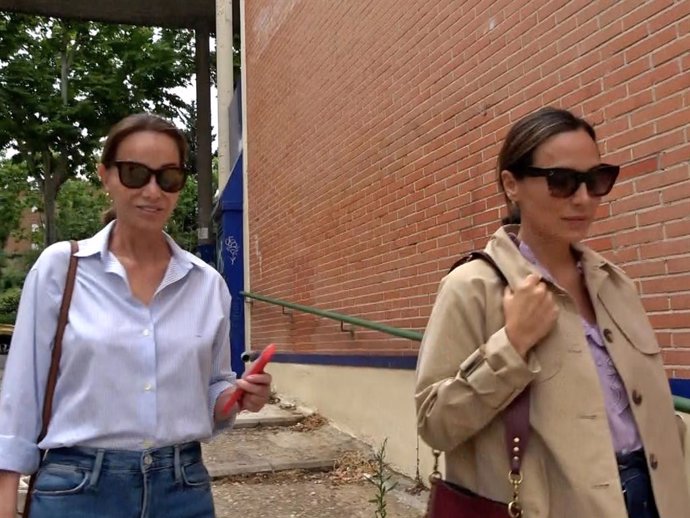 Isabel Preysler y Tamara Falcó acuden al colegio electoral para ejercer su derecho al voto, a 9 de junio de 2024, en Madrid (España)