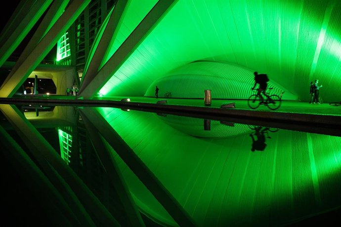 Archivo - Arxiu - La Ciutat de les Arts i les Ciències s'il·lumina de verd per a celebrar el nomenament de València com a Capital Verda Europea