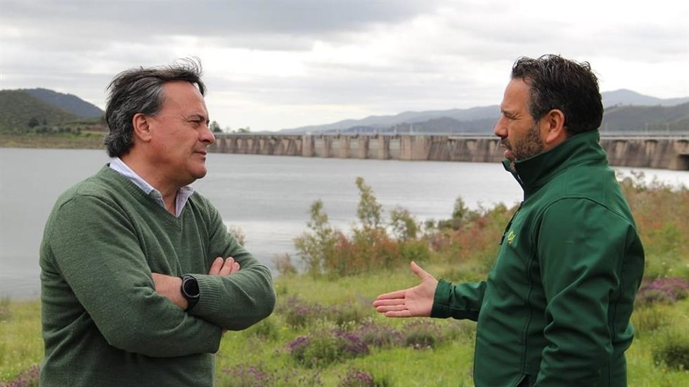 Rafael García con su homólogo onubense