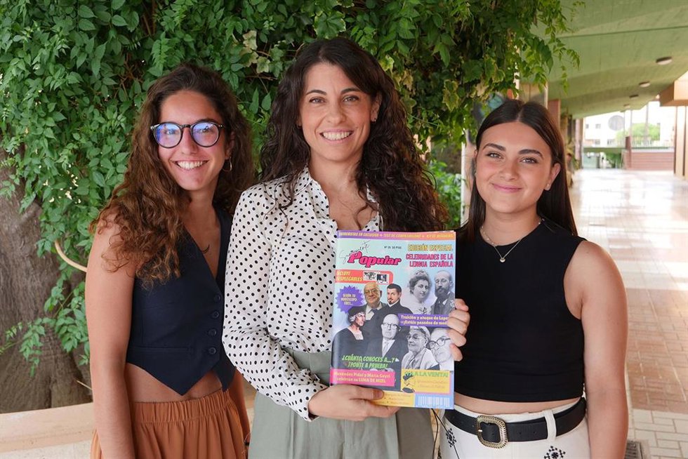 La profesora de Lengua Española, Livia García Aguiar, ha impulsado estas propuestas junto a su alumnado, que inclcuyen dos juegos de mesa, vídeos en redes sociales y una revista.