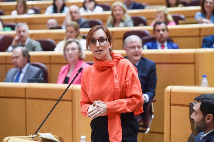 La ministra de Sanidad, Mónica García, durante una sesión de control al Gobierno, en el Senado, a 4 de junio de 2024, en Madrid (España). 