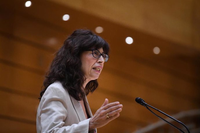 La ministra de Igualdad, Ana Redondo, durante una sesión de control al Gobierno, en el Senado, a 11 de junio de 2024, en Madrid (España). 