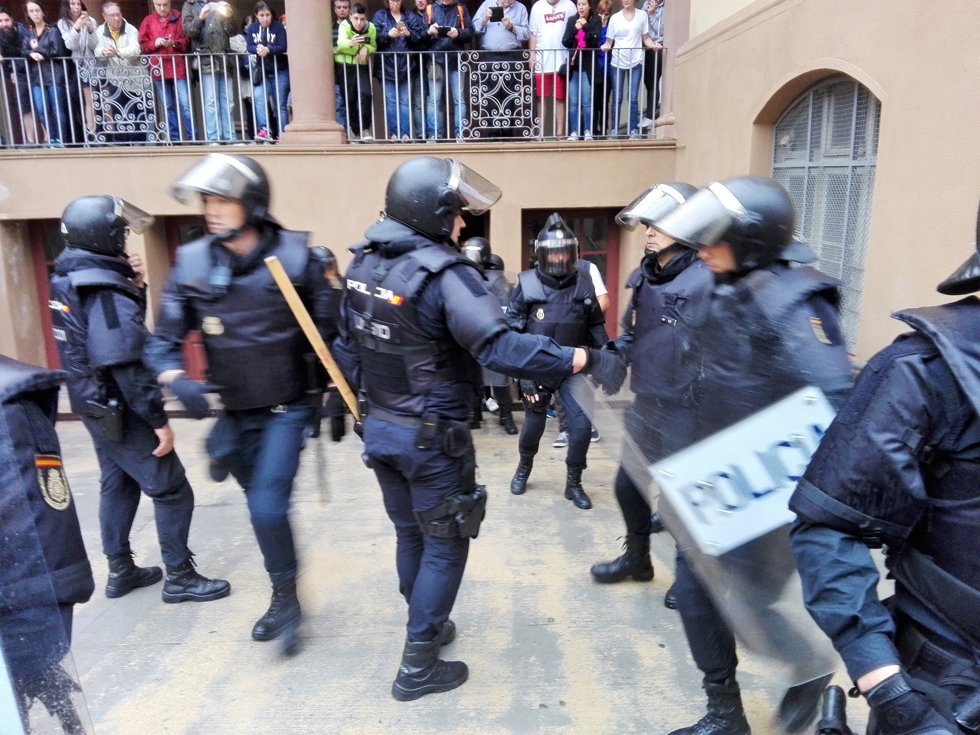 La Policia Nacional i la Gurdia Civil l'1-O (recurs)