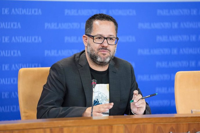 El portavoz del Grupo Mixto-AdelanteAndalucía, José Ignacio García, durante la ronda de ruedas de prensa de portavoces de los grupos parlamentarios en el Parlamento de Andalucía, a 12 de junio de 2024 en Sevilla (Andalucía, España). Los portavoces de los 