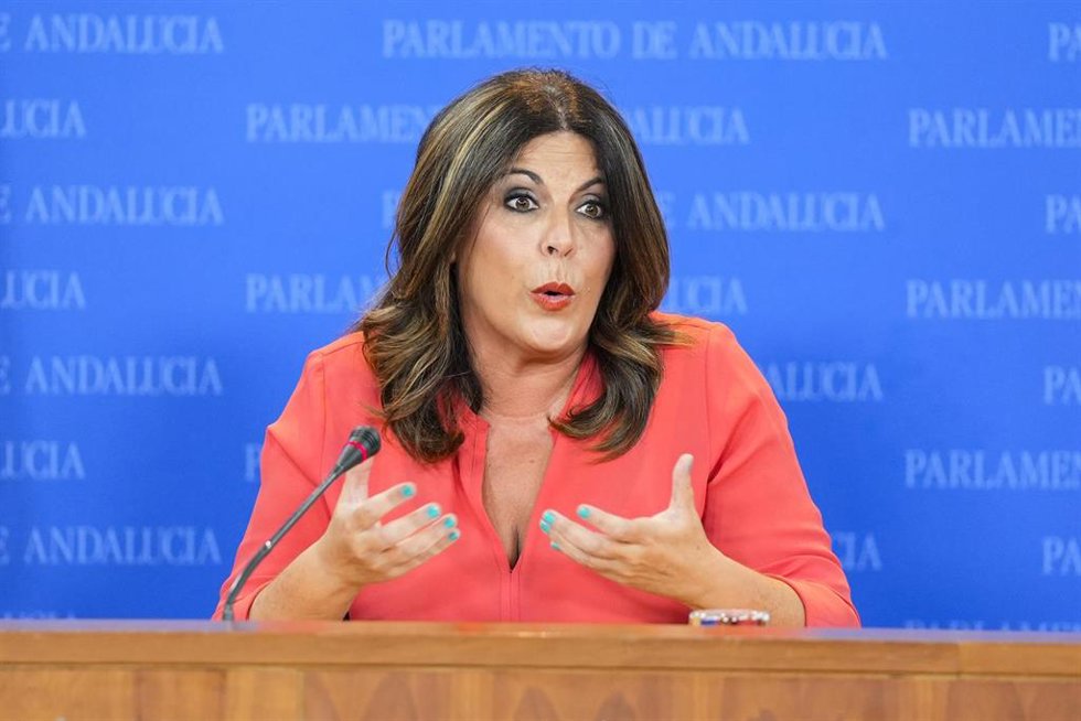 La portavoz del Grupo Parlamentario Socialista, Ángeles Férriz, durante la ronda de ruedas de prensa de portavoces de los grupos parlamentarios en el Parlamento de Andalucía, a 12 de junio de 2024 en Sevilla (Andalucía, España). Los portavoces de los gr