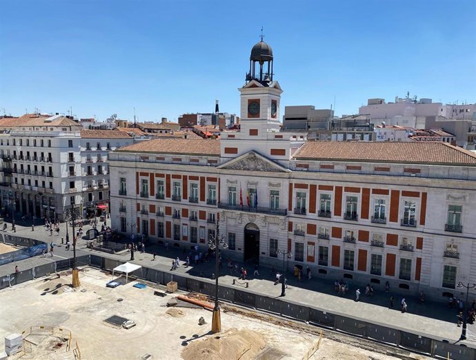 Archivo - Vista general de las obras en la Puerta del Sol de Madrid