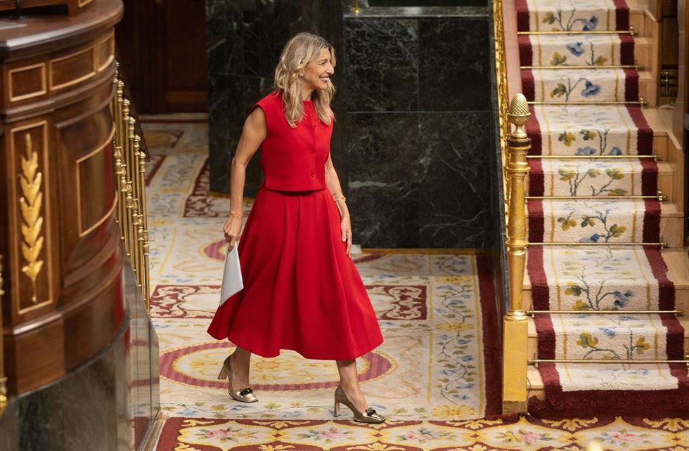 La vicepresidenta segunda, Yolanda Díaz, durante las interpelaciones en una sesión plenaria en el Congreso de los Diputados, a 12 de junio de 2024, en Madrid (España). 