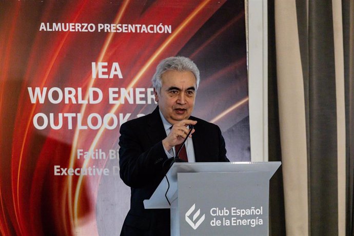 Archivo - El director ejecutivo de la Agencia Internacional de la Energía (AIE), Fatih Birol, interviene en el acto de presentación del informe de la Agencia Internacional de la Energía 'World Energy Outlook 2022', en el hotel The Westin Palace, a 25 de e