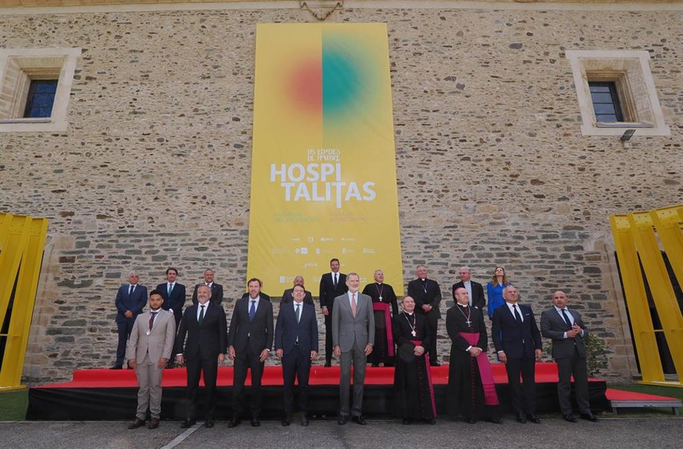El rey Felipe VI ha inaugurado este miércoles en Villafranca del Bierzo la XXVII edición de las Edades del Hombre que este año lleva por título Hospitalitas la gracia del encuentro