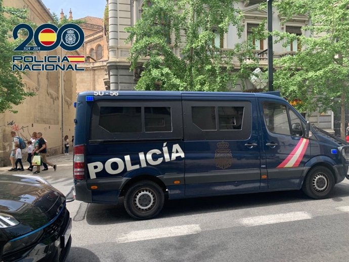 Furgón de la Policía Nacional