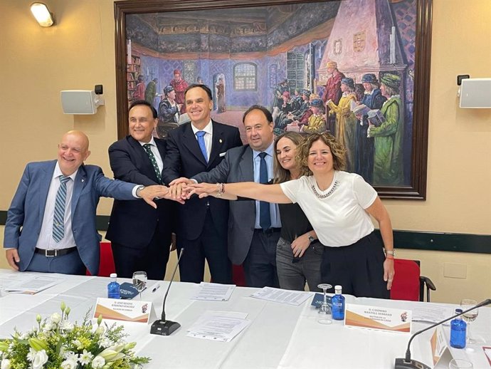 Firma del protocolo de colaboración para la creación del futuro Centro de Investigación Interuniversitario Andaluz de Humanismo y Tradición Clásica 'Elio Antonio de Nebrija' (ci-EAN).