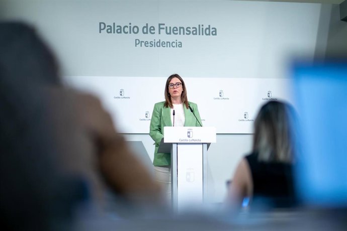 La portavoz del Ejecutivo regional, Esther Padilla, en rueda de prensa.