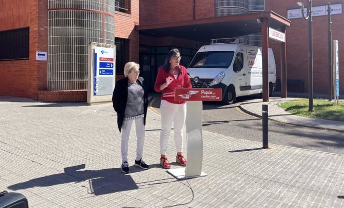 Inmaculada García y Ana Sánchez durante su comparecencia ante los medios.