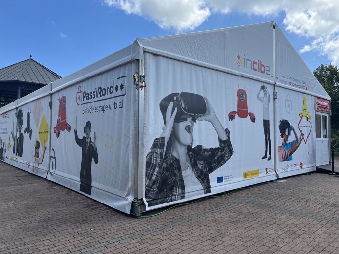 Astillero acoge la carpa de divulgación del Instituto Nacional de Ciberseguridad, INCIBE