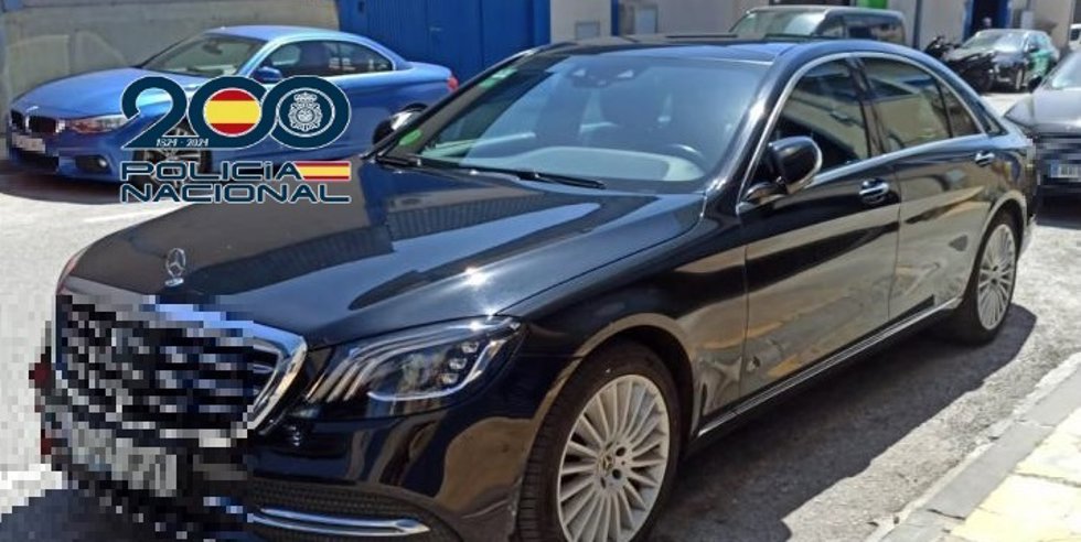 Imagen de vehículos de alta gama intervenidos en la operación 'Colombo 22' de la Policía Nacional que ha desarticulado una trama societaria que blanqueaba dinero procedente del narcotráficos a través de la compraventa de licencias VTC.