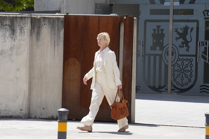 Ana Duato sale de la Audiencia de San Fernando de Henares, a 12 de junio de 2024, en San Fernando de Henares (Madrid, España). La actriz Ana Duato ha asegurado que no es responsable del fraude fiscal que se le imputa y ha pedido la anulación del juicio.