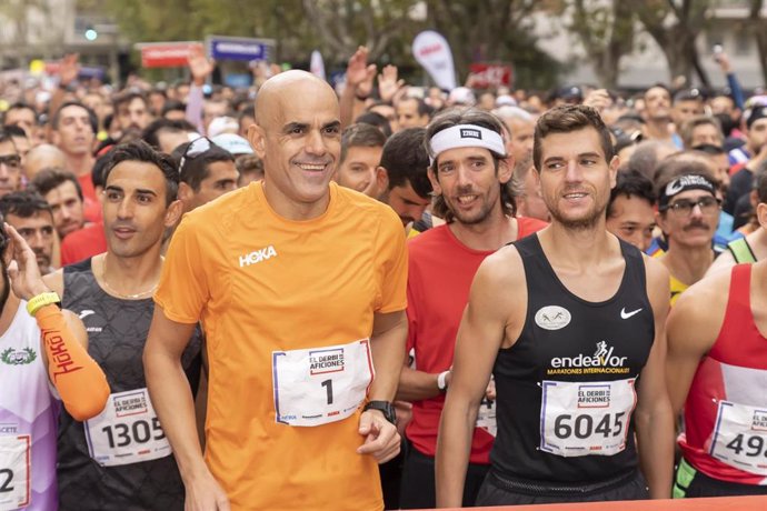 Archivo - El atleta de Hoka Reyes Estévez en la carrera del Derbi de las Aficiones.