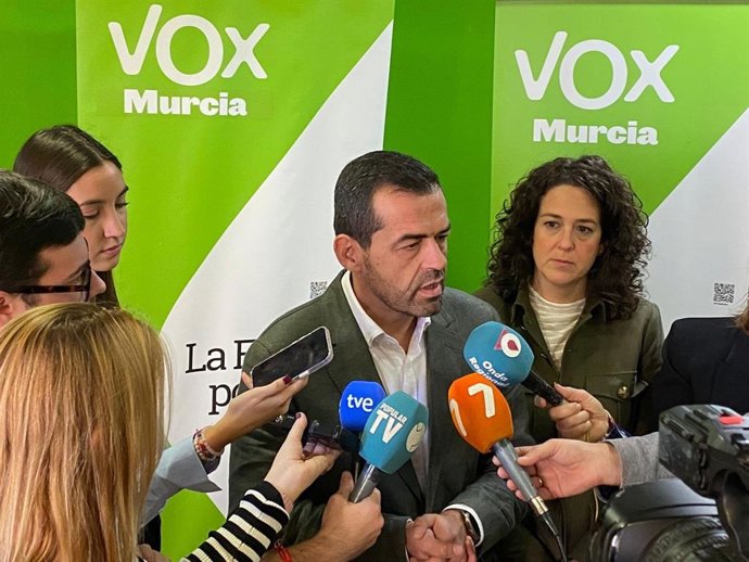 Archivo - El portavoz del GP VOX, Rubén Martínez Alpañez