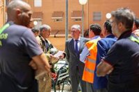 Habilitada la sede del Distrito Norte de Sevilla para los desalojados por el incendio de un garaje de Pino Montano