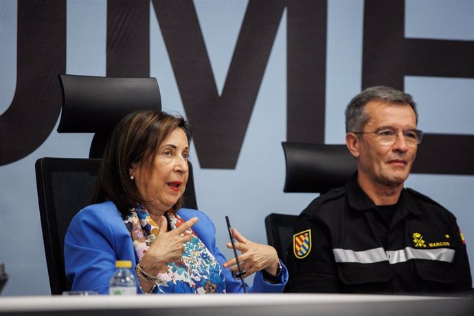 La ministra de Defensa, Margarita Robles, ofrece una rueda de prensa durante una visita al Cuartel General de la Unidad Militar de Emergencias (UME), a 12 de junio de 2024, en Torrejón de Ardoz, Madrid (España).