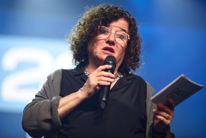 Archivo - La directora Anna Rosa Cisquella durante la presentación de los actos del 50 aniversario de la compañía teatral Dagoll Dagom y el reparto de la nueva versión de 'Mar i Cel', en el Teatre Victria, a 5 de abril de 2024