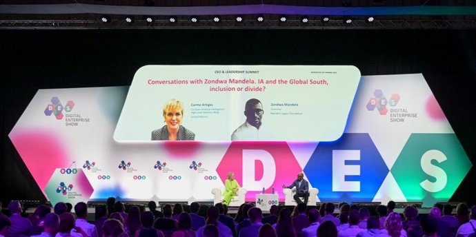 La segunda sesión de #AI4Humanity by UN en DES, conducida por Carme Artigas, copresidenta del Órgano Consultivo de Alto Nivel sobre IA  de las Naciones Unidas, ha contado con la participación de Zondwa Mandela, presidente de Mandela Legacy Foundation