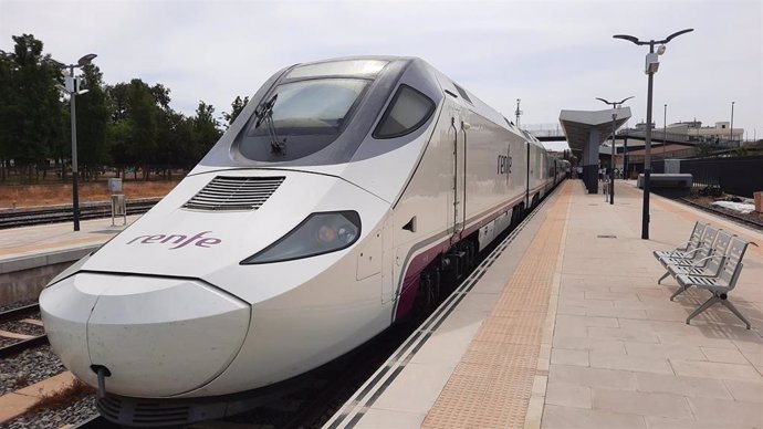 Alvia estacionado en Badajoz