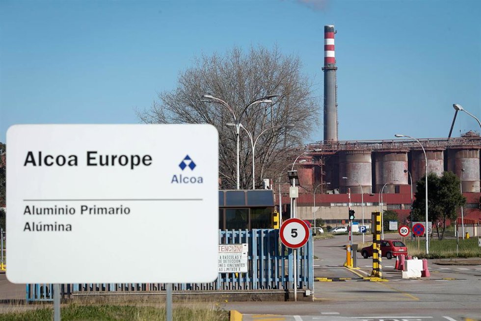 Archivo - La fábrica de Alcoa, a 24 de enero de 2024, en San Cibrao, Lugo, Galicia (España). Alcoa solicitó el pasado 22 de enero a los trabajadores de la fábrica de San Cibrao y al comité de empresa acordar retrasar el arranque de la actividad en la 