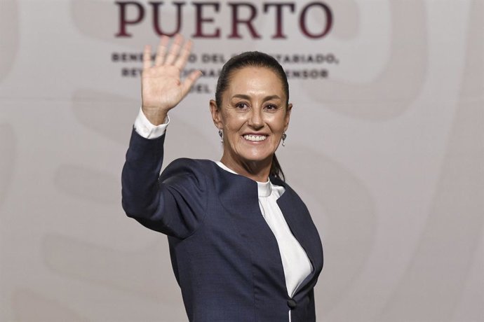 10 June 2024, Mexico, Mexico City: Mexico's President-elect  Claudia Sheinbaum, waves during her first briefing at the National Palace, after meeting with outgoing president Andres Manuel Lopez Obrador. 