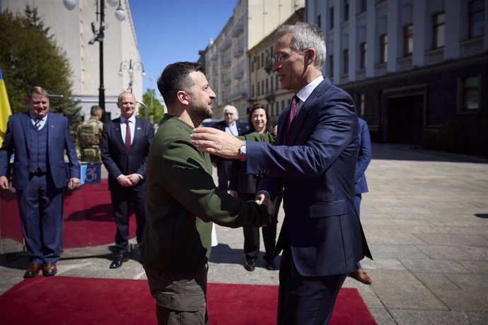 Archivo - Volodimir Zelenski y Jens Stoltenberg.